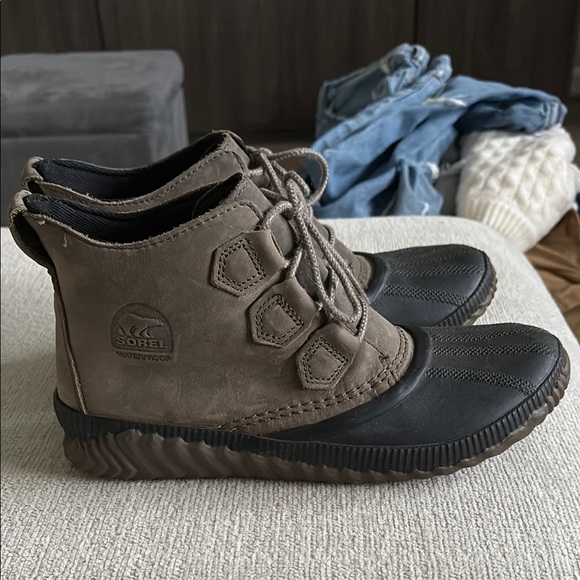 Sorel Women's Out 'N About Plus Boots - Picture 1 of 2